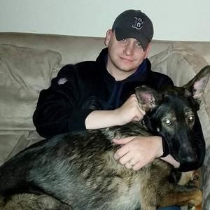 Meet your Posher, Dennis